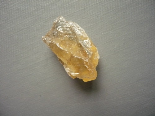 Surový medový kalcit 24 mm, č.32f