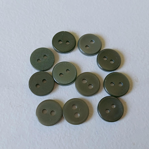 Knoflík košilový tm. šedý č.79