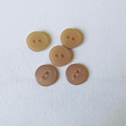Knoflík leskfialkový č.83