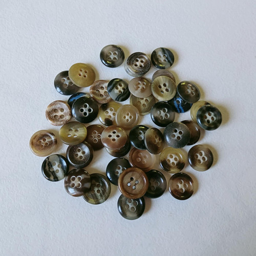 Knoflík mix barev č.97