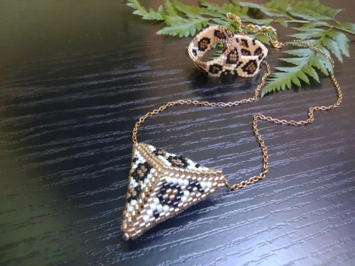Náhrdelník Triangle leopard