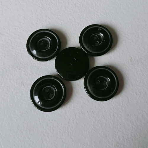 Knoflík černý lesk č.109