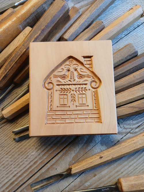 Chaloupka-dřevěná forma 8x6cm