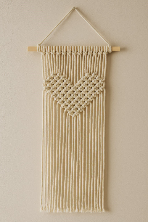 Závěsná macramé dekorace