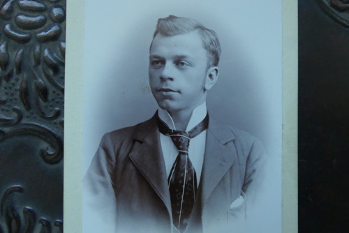 Kravata...kabinetní fotografie Tietz Vídeň