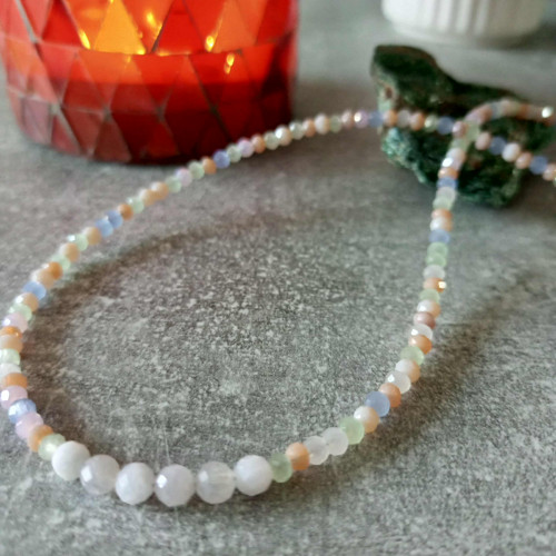 Náhrdelník choker morganit a měsíční kámen