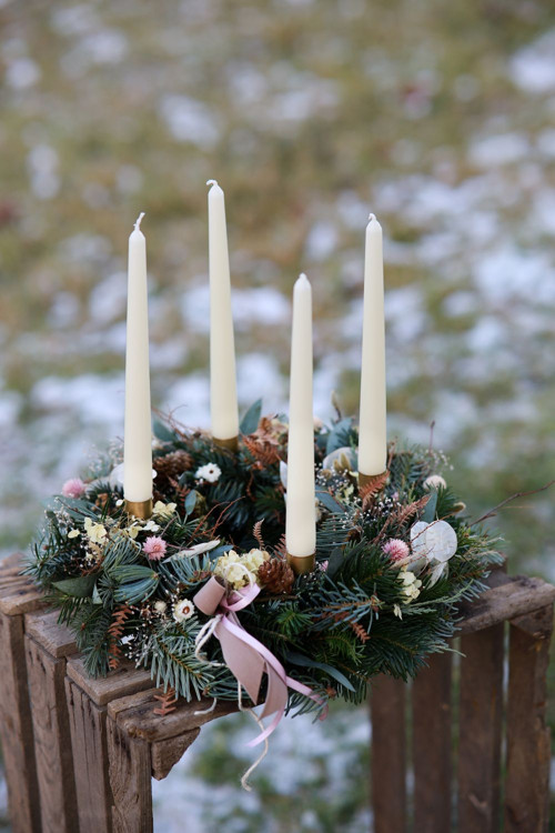 ADVENTNÍ VĚNEC se starorůžovým nádechem