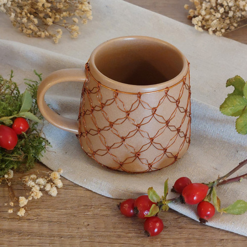 Drátovaný kameninový hrnek s mědí – 0,33 l