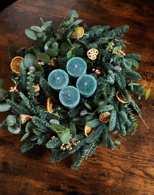 Tyrkysový adventní věnec — foto 1