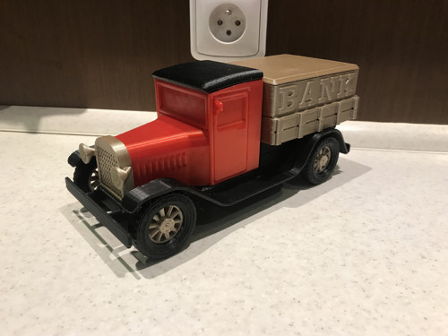 Kasička nákladní auto 1930 červené