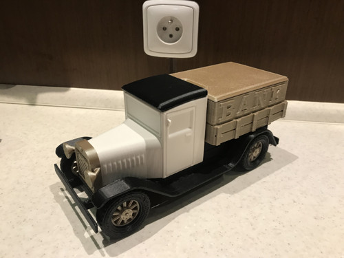 Kasička nákladní auto 1930 bílé