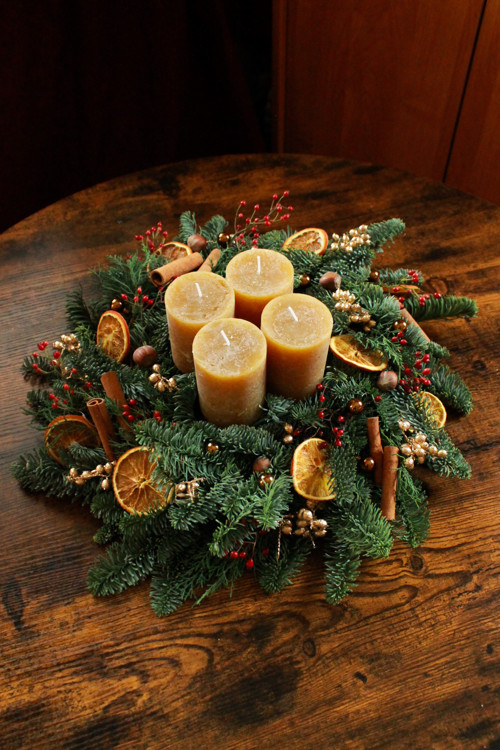 Okrový adventní věnec — foto 1