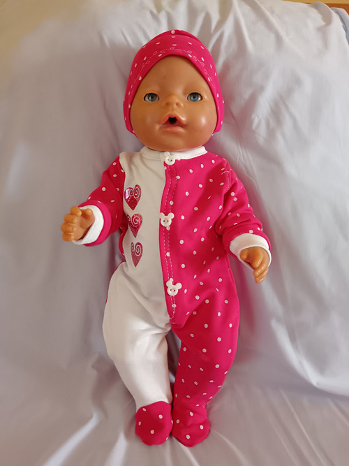 Baby Born 43 cm - s puntíkem a srdíčky