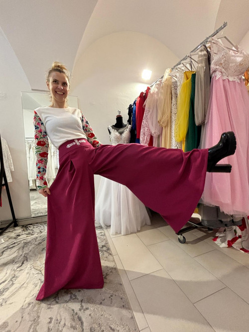 Vyšívané sukňové nohavice Magenta