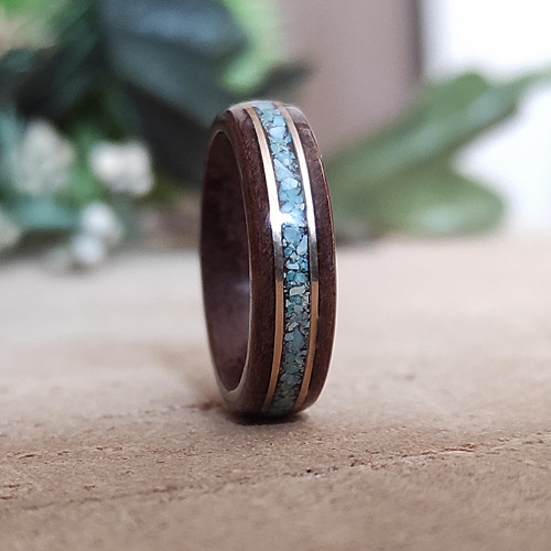 Prsten z ořechu, regalitu a 14K zlata