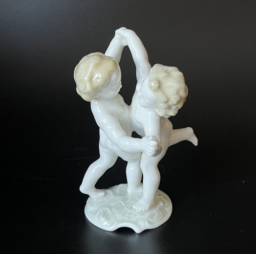 Hutschenreuther Soška Putti andělé 12 cm K. Tutter