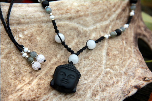 Onyx budha náhrdelník bilý — foto 1