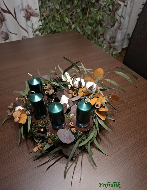 Adventní svícen ,,v eukalyptovém háji,,