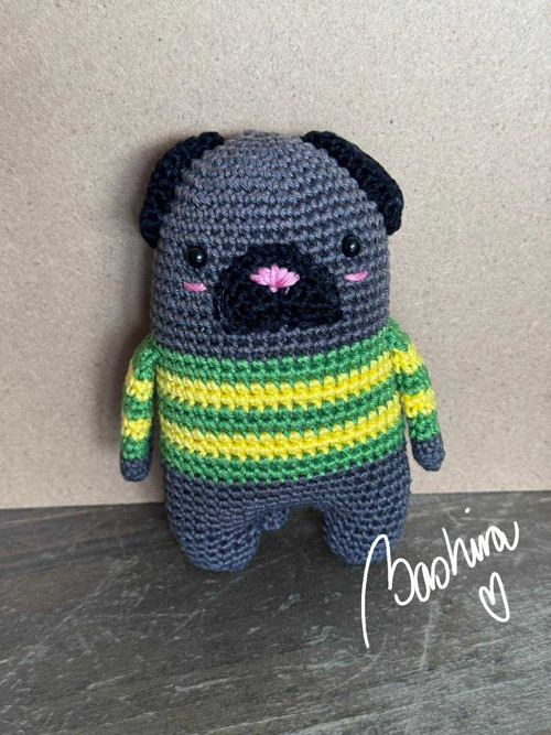 Háčkovaný mops 002