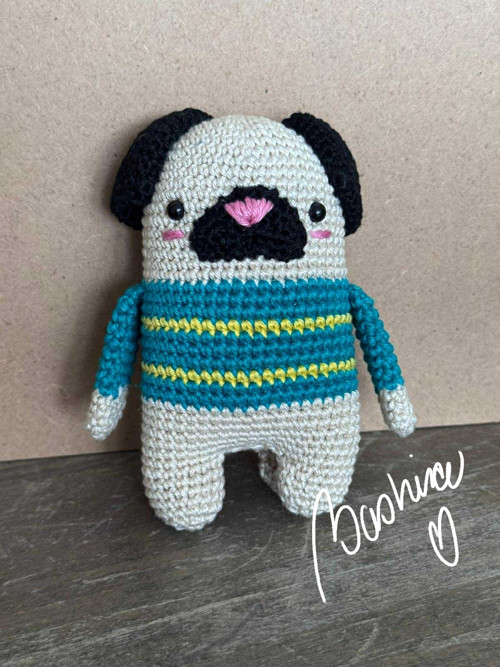 Háčkovaný mops 006