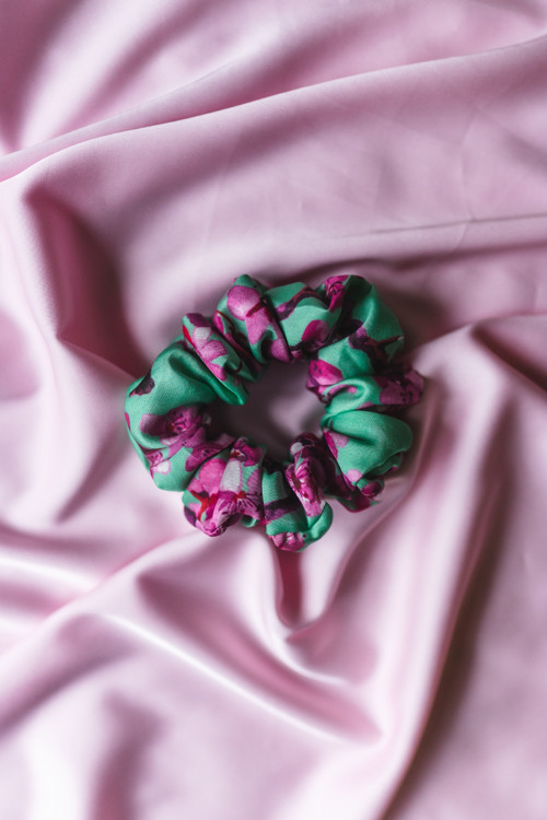 Hedvábná scrunchie "SAKURA" — foto 1