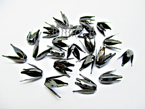 Zdobený kaplík černý 13mm x 8mm - 1ks
