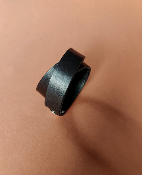 Wrap náramek černá kůže