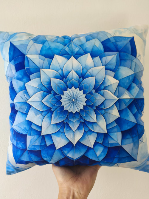 Velurový polštář modrá mandala.