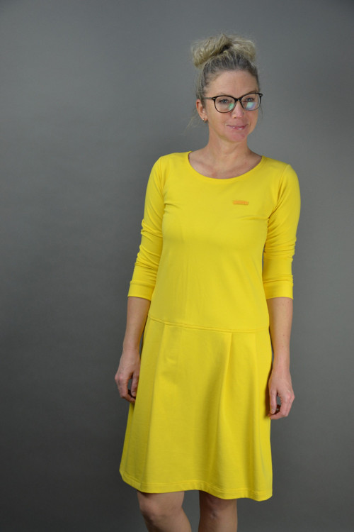 Žluté šaty — foto 1