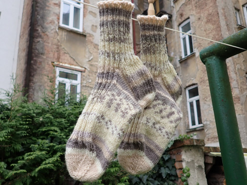 Béžové vlněné ponožky - vel. 39-40