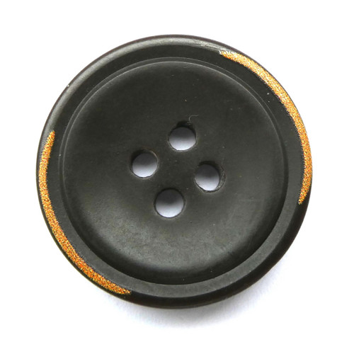 Knoflík hnědý 23 mm, 4 dírky, zdobený
