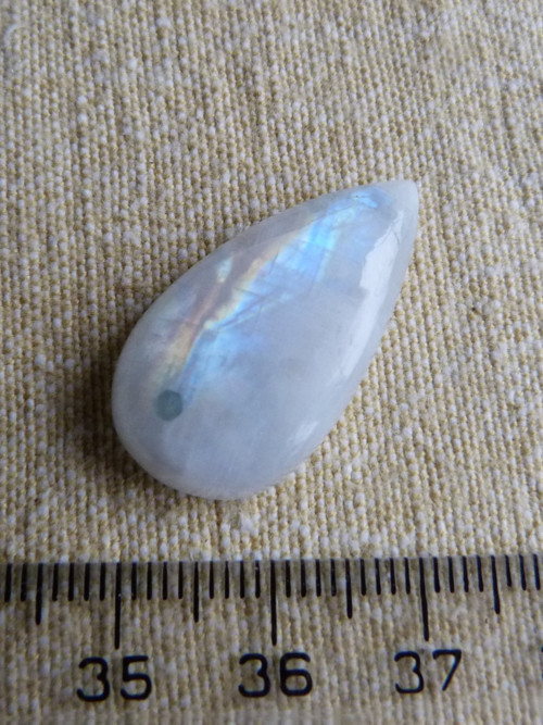 Měsíční kámen pravý - 2,9 cm (MKP4)