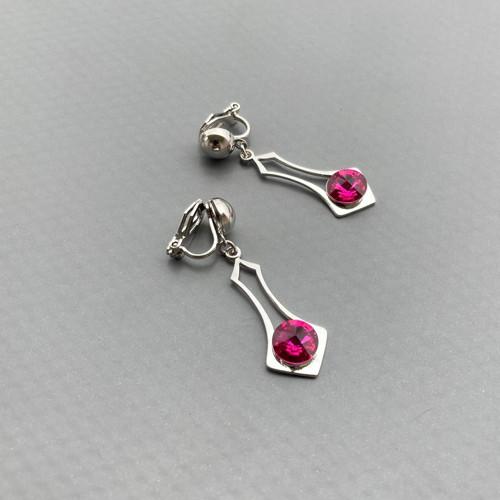 Antialergické klipsy Fuchsia Swarovski šipka