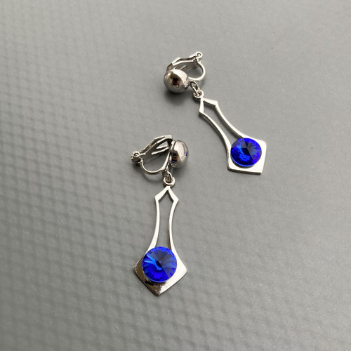 Antialergické klipsy Sapphire Swarovski šipka
