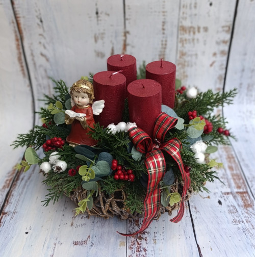 Adventní svícen v přírodním tónu s andílkem