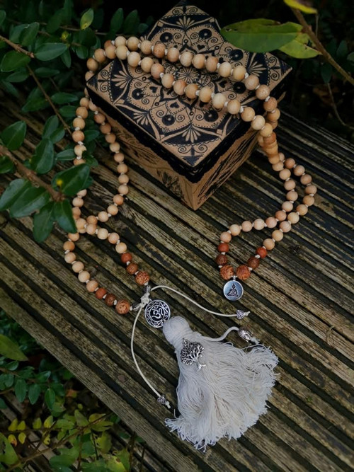 Dřevěná meditační mala