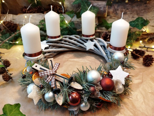 Adventní věnec s lyžemi 25cm