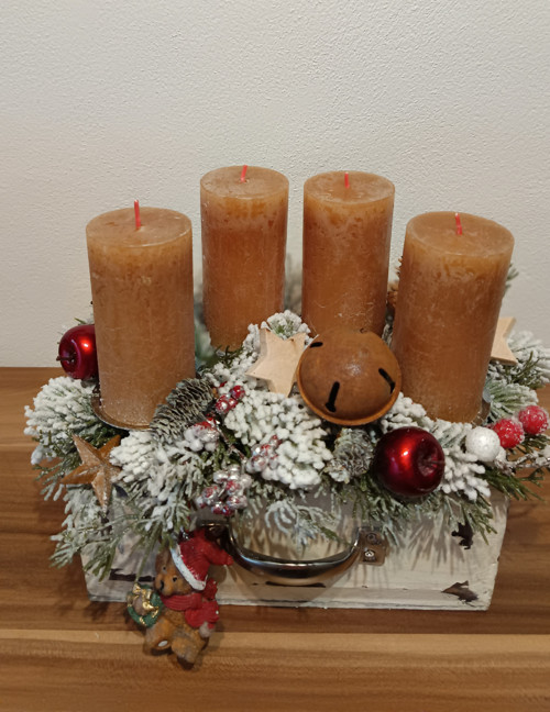 Adventní svicen, šuplík