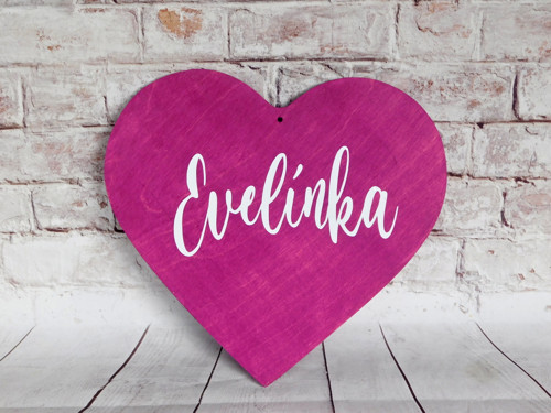 Jmenovka ze dřeva srdce barvy na výběr