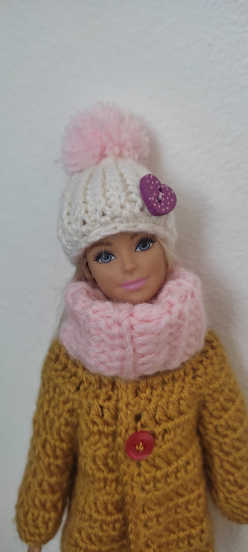 Čepice s nákrčníkem pro Barbie — foto 1