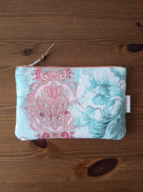 Beauty bag Ornament