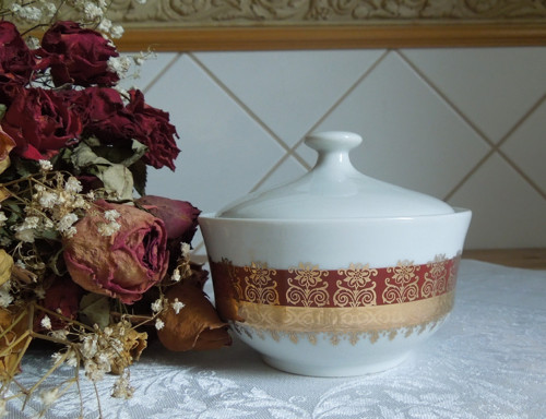 Exkluzivní porcelánová cukřenka