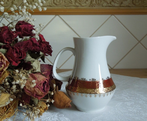Exkluzivní porcelánová mléčenka