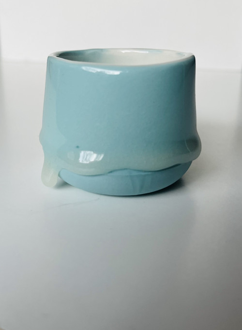 Porcelánový kalíšek Tyrkysový, lesklý; stékaný