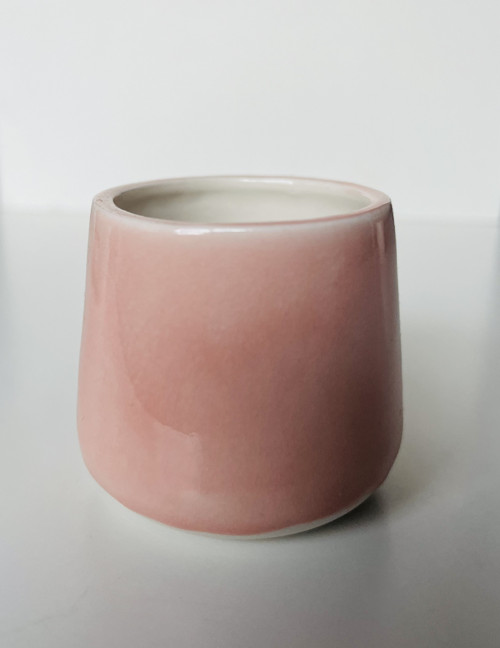 Porcelánový kalíšek růžový