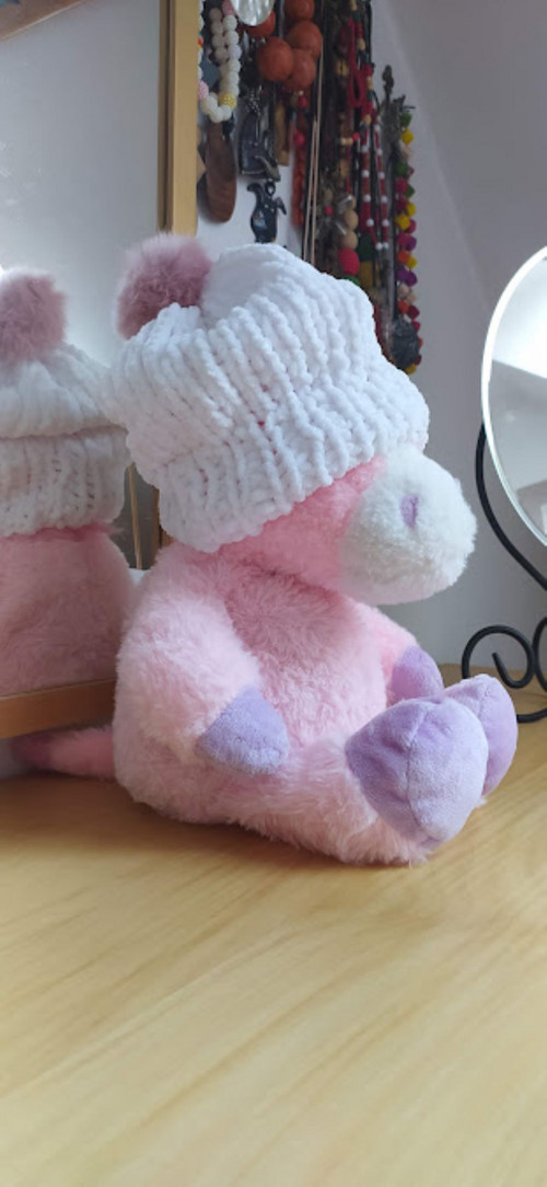 Pletená BÍLÁ DÍVČÍ čepička s bambulí