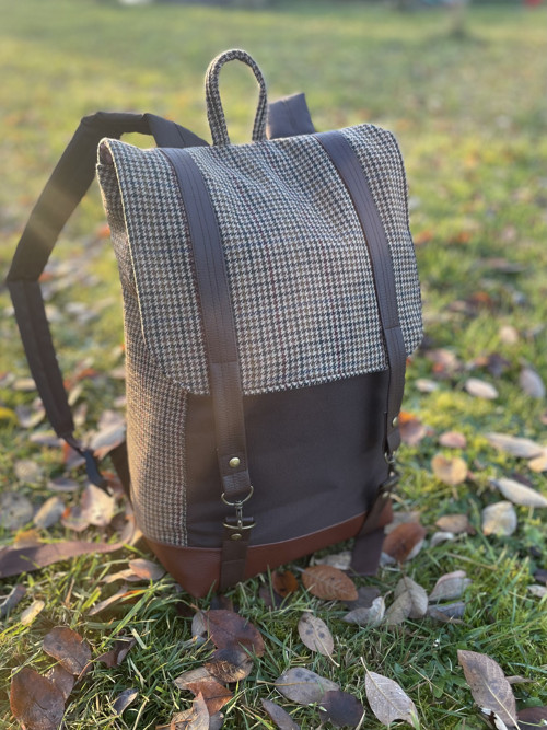 Upcyklovaný batoh BASIC Kohoutí — foto 1