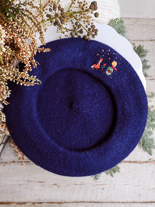 Heather field col. - vyšívaný baret n.70