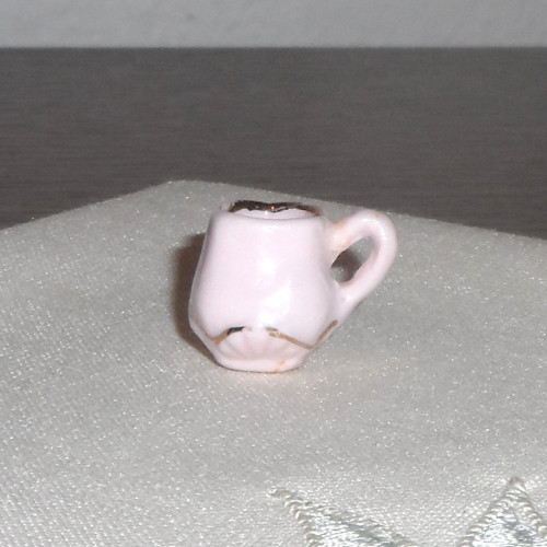Růžový porcelán, dekorační HRNEČEK, šálek zlacený