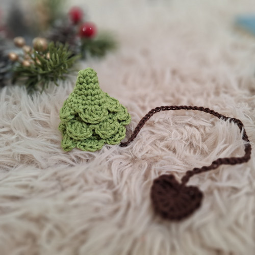 Háčkovaná záložka stromek — foto 1
